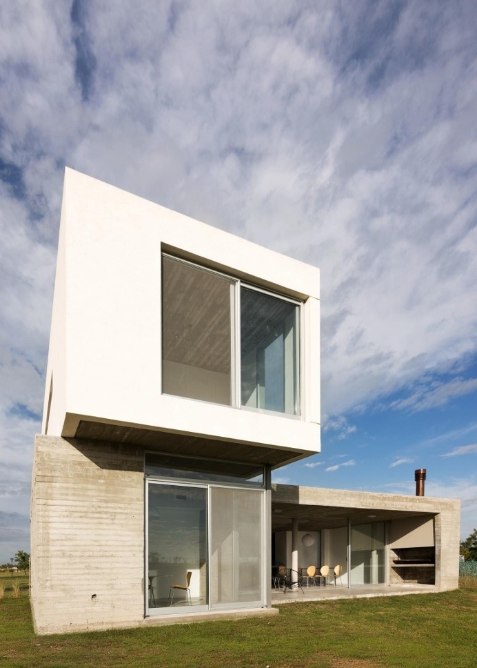 BAM! Arquitectura Has Designed a Flexible House for a Young Single