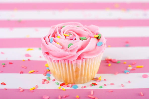 CIOCCOLATO on Behance #happiness #cupcake