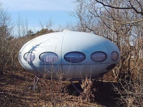 Architecture - Futuro UFO | Flickr - Photo Sharing! #futurism #futuro #retro #1960s #architecture #ufo