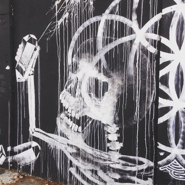 street art skull