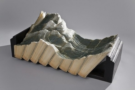 Book sculptures - Wall to Watch #oriental #sculpture #paper #book