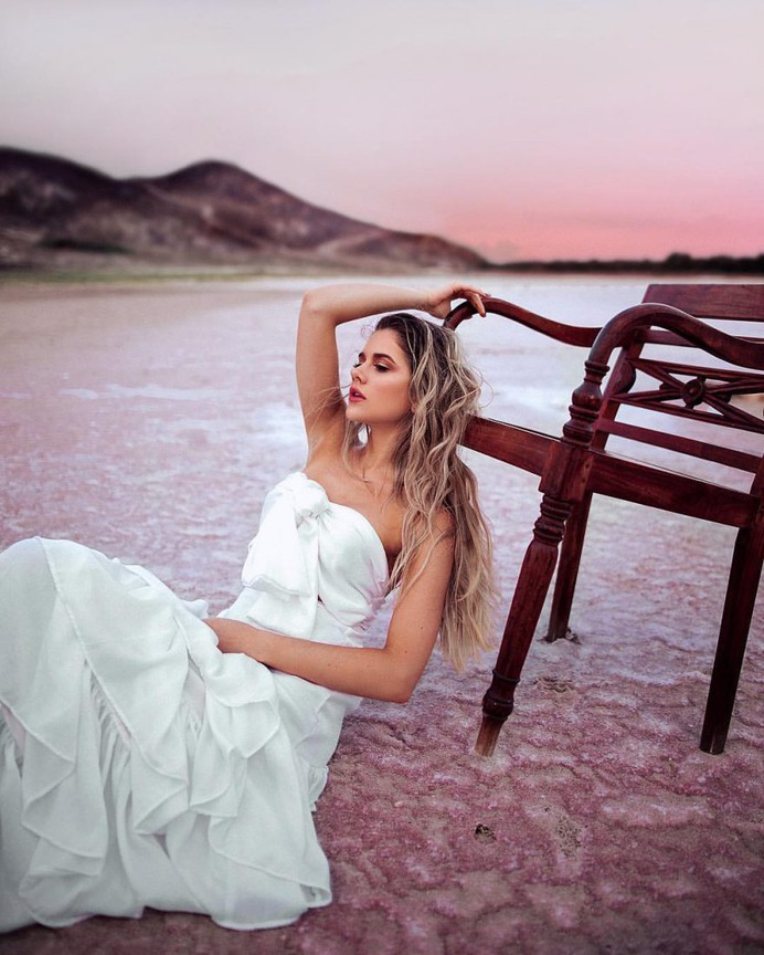 Vibrant Fashion and Street Style Photography by Alejandro Gonzalez