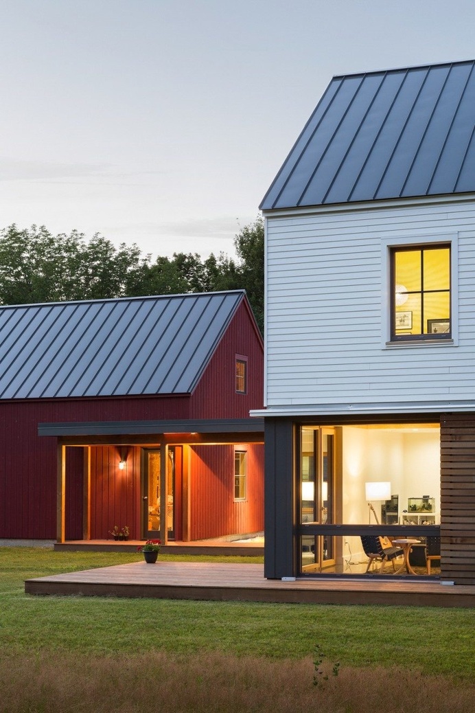 Hayfield House Features Traditional Forms and Modern Interior Design 9