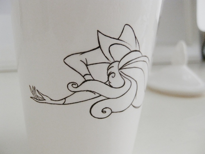 Ilustres Vasos designed and produced by Sergio Guijarro in Madrid for La TeorÃ­a del Dios del Jazz | La Belle a Bois Dormant edition #beauty #white #designs #del #jazz #products #design #ceramics #sleeping #product #la #teorã­a #art #guijarro #sergio #dios
