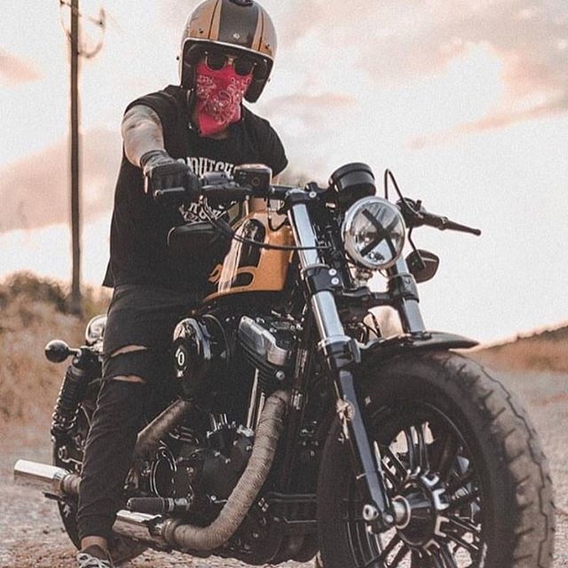 🏍Keep calm, Ride on. Ain't nothing but good vibes! 👊🏼 #RideMotorcyclesHaveFun 📸 _