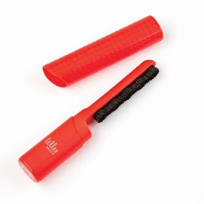 With the Lily Brush, you can easily remove pet hair and lint. #modern #lifestyle #design #peyt #home #hair #product #industrial #brush #style