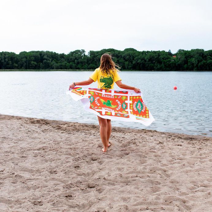 Happy Friday! 🍒🍒🍒 Take the rest of the day off. If anyone asks, tell em JOYCE said so. #FRUITSTICKERS #FRUITSTICKER #CITRUS #BANANAS #GROCERY #ORGANIC #HONEYCRISP #MINNEAPOLIS #JOYCE #FRUIT #FRUITBOX #FRUITCARTON #CARDBOARD #PACKAGING #FRUITSTAND #PREMIUM #DISTRIBUTORS #LAKES #BEACHTOWEL #FRUITBIKINI #CROPTOP