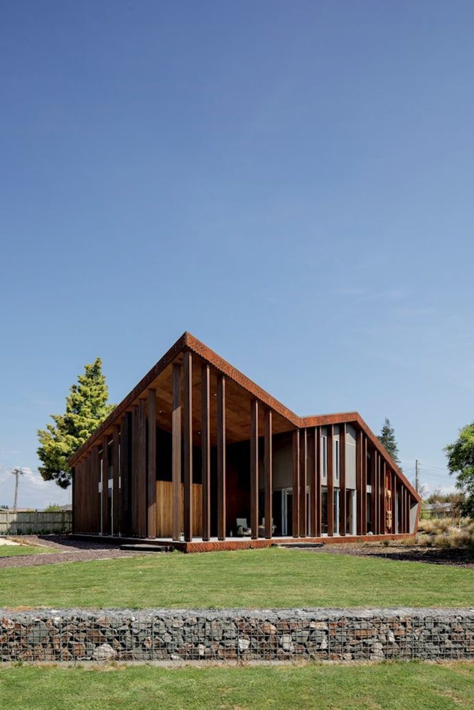 Multi-Generational Retreat by RTA Studio, Turama House 9