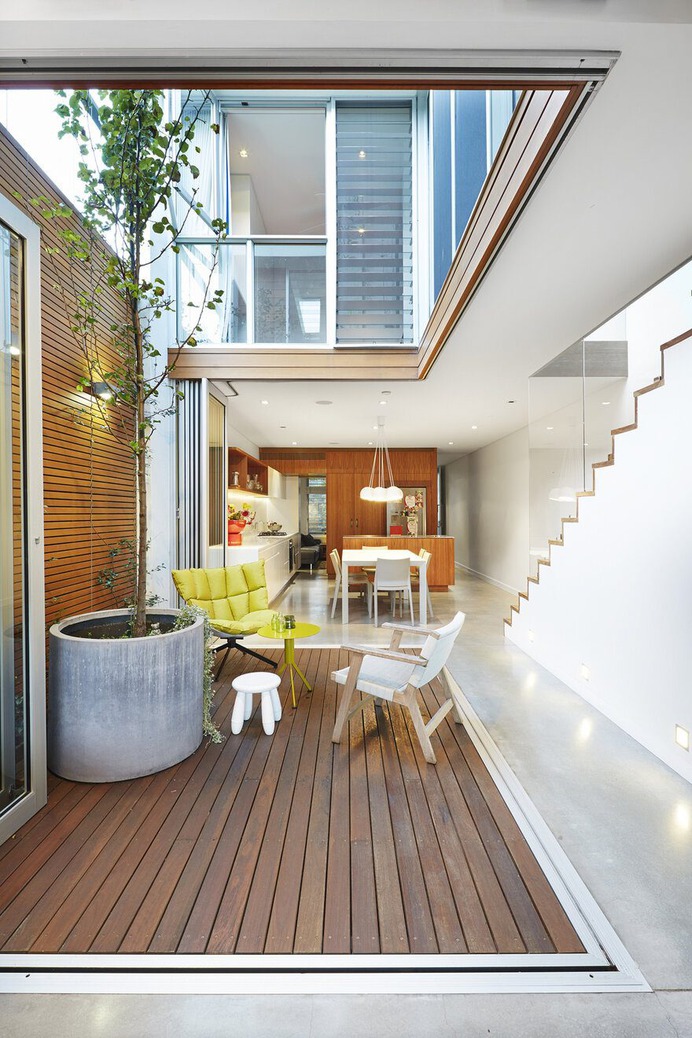 The Courtyard House / Elaine Richardson Architect