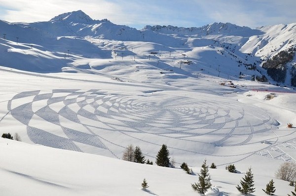 Abstract land art in landscape #3d #his #france #each #pai #snow #is #there #the #it #creating #and #art #when #artis #winter