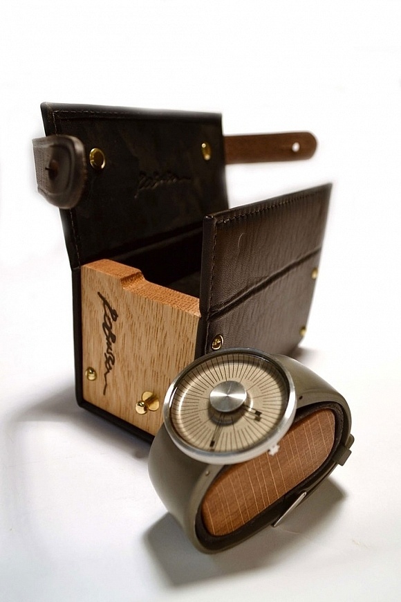 Handmade watch luggage. #packaging #design #wood #case #leather #watch