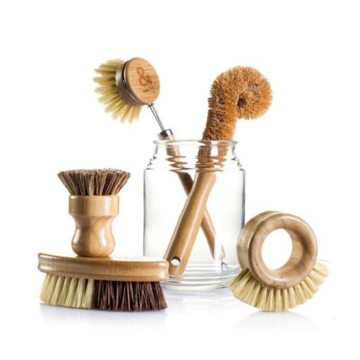 Eco Brush Set This Eco Brush Set is made with all natural materials – which means no animal byproducts and zero plastic. The handles are made out of sustainable bamboo with 100% plant fiber bristles.