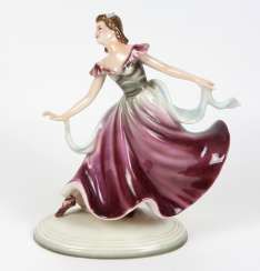 Dancing lady with scarf, Keramos, Vienna, 20. Century. #Sets #Teasets #Porcelainsets #Antiqueplates #Plates #Wallplates #Figures #Porcelainfigurines #porcelain