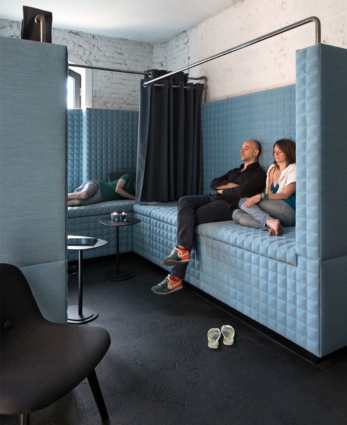 74 Office Decor Ideas – Make Your Workplace Fun, Productive & Creative - InteriorZine