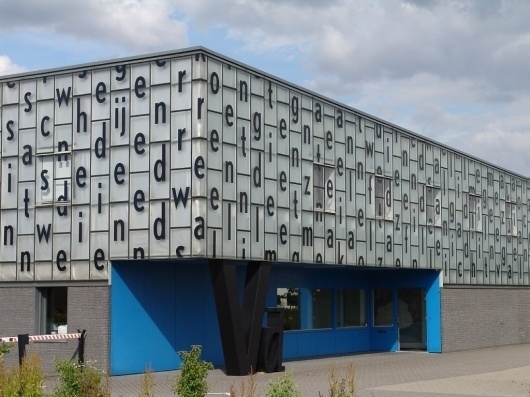 5280_l.jpg (JPEG Image, 1024x768 pixels) - Scaled (94%) #martens #karel #grid #architecture #typography