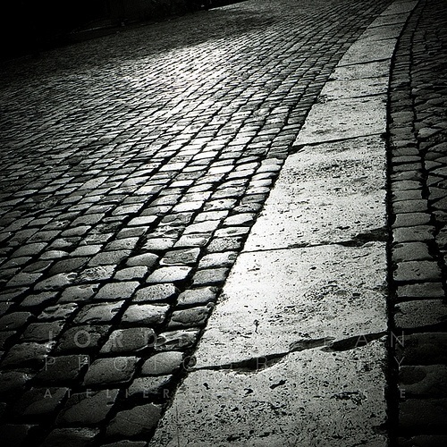 Way towards me | Flickr: Intercambio de fotos #white #black #minimalism #street #photography #and