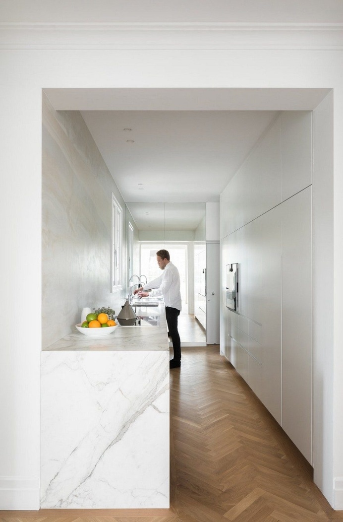 Stylish Minimalist Apartment with Spacious Open Spaces and Full of Light 6