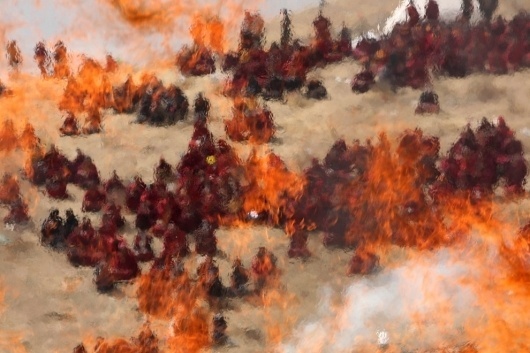 2010 in photos (part 1 of 3) - The Big Picture - Boston.com #globe #monks #tibet #earthquake #boston #photography #china #2010