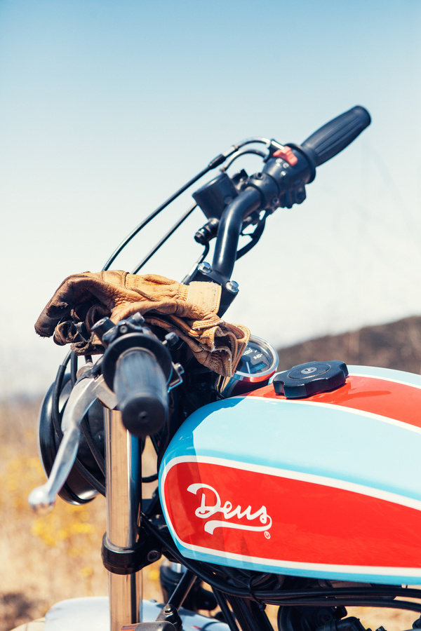 LIFESTYLE | ANAIS & DAX #photo #deusexmachinas #racer #cafe #deus #bike #motorcycle