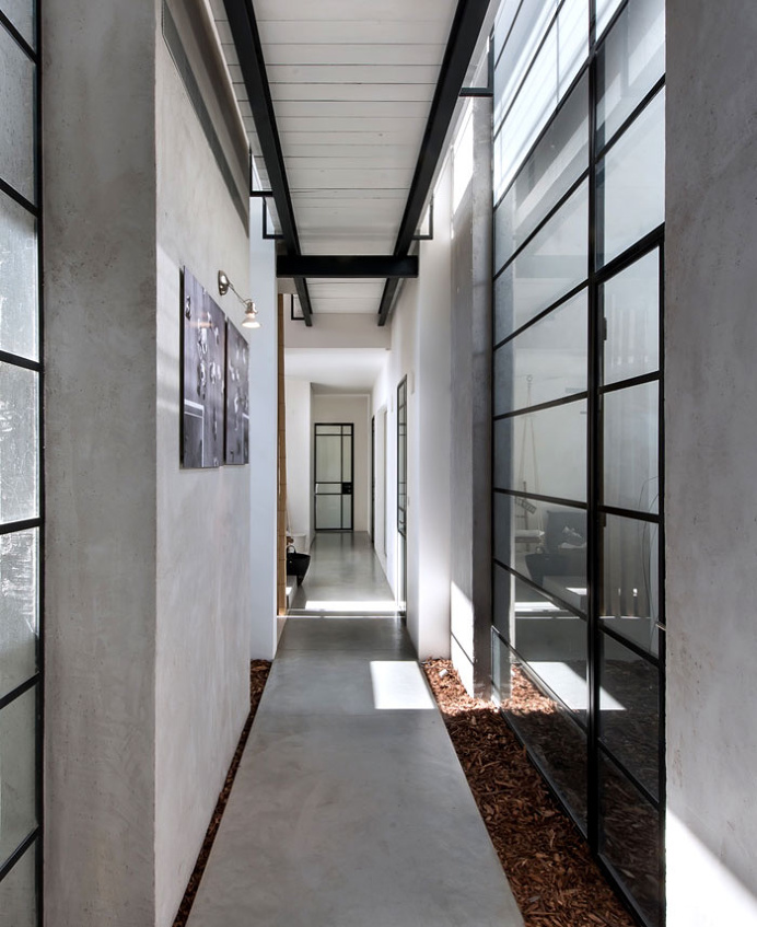 L-Shaped House by Neuman Hayner - #architecture, #house, #home, #decor, #interior, #homedecor,