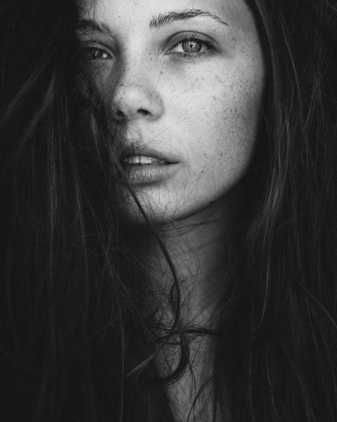 Elegant Black and White Fashion Photography by Markus Hoppe
