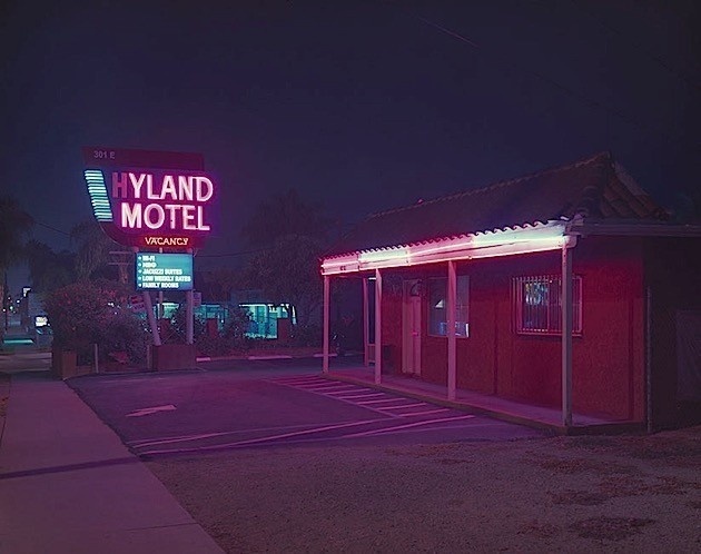 Neon und Pastellfarben – Expired L.A. #motel #night #neon #los angeles