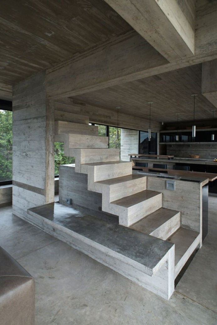 Cariló House by Luciano Kruk. A Holiday Home by the Sea