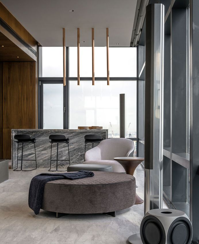 Bachelor Loft Equipped for Modern and Sophisticated Lifestyle - InteriorZine