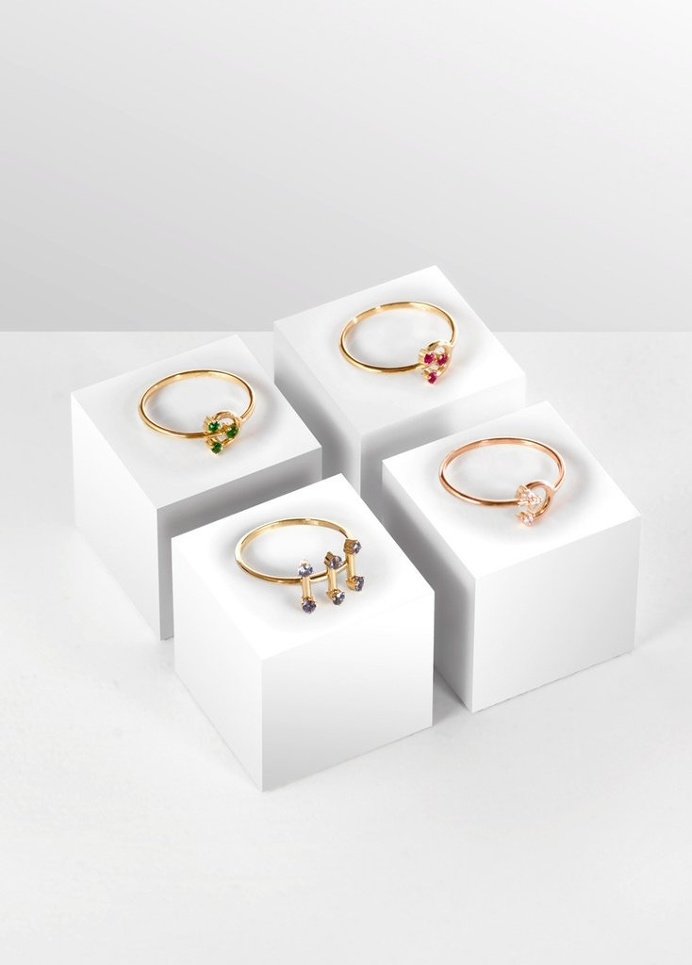 Fine jewellery rings by SMITH/GREY #ring #jewellers #jewelry #rings #finejewellery #gemstones #gold #cubes #setup #artdirection #fashion