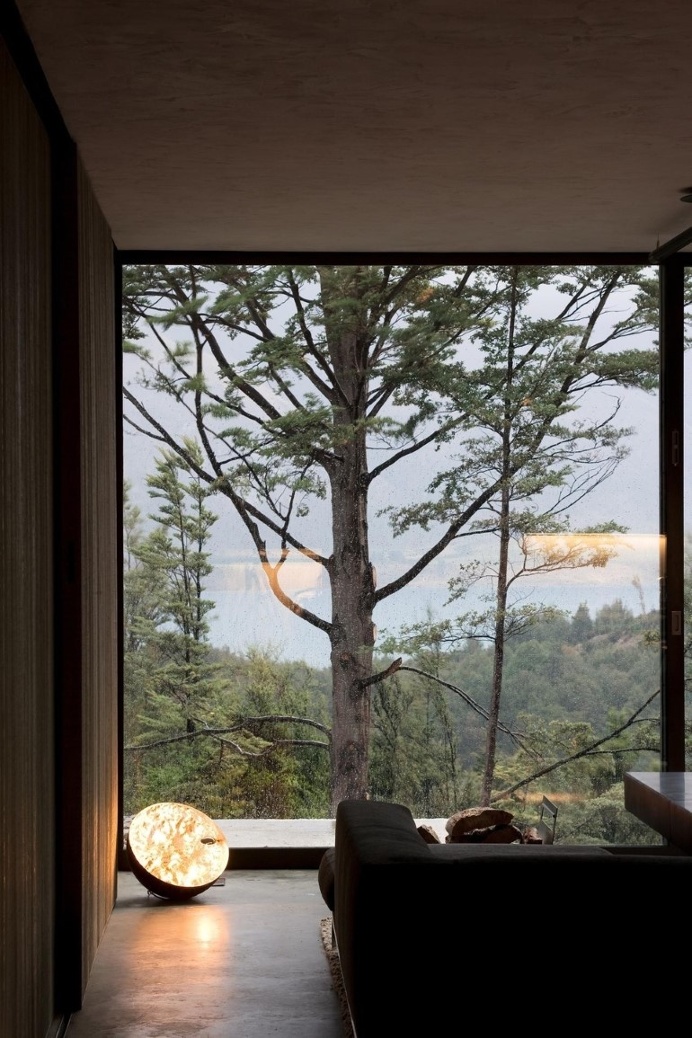 This Mountain Retreat is a Subtle Insertion in the Alpine Landscape