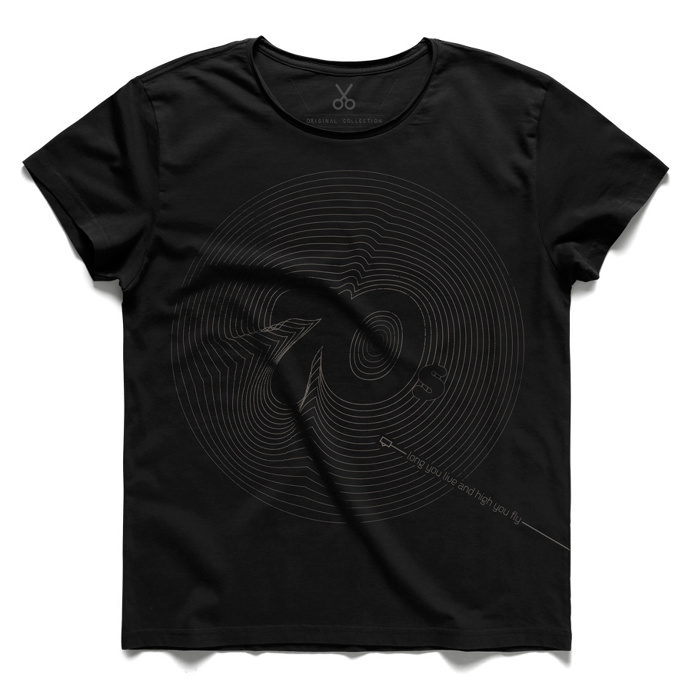 #70s #black #tee #tshirt #pinkfloyd #70's #music #record #pickup