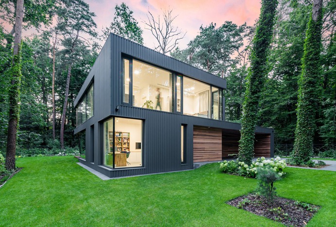 House Blended Into The Forest / Z3Z ARCHITEKCI