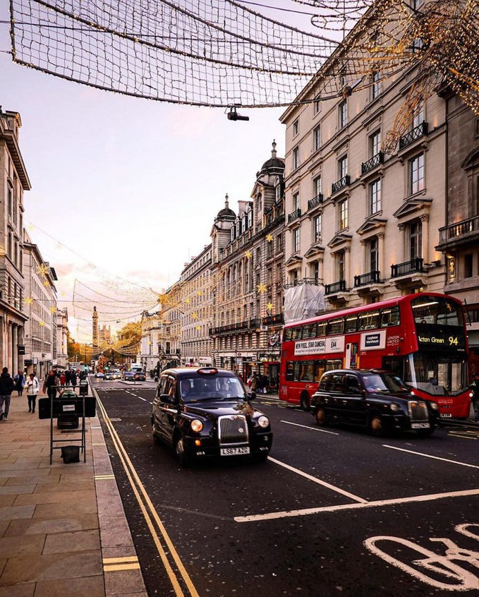 Stunning Street Photography in London by Alex Zouaghi