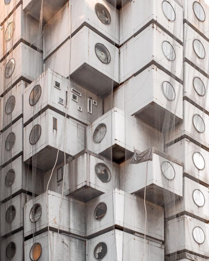 Striking Street Photography in Tokyo by Ben Richards