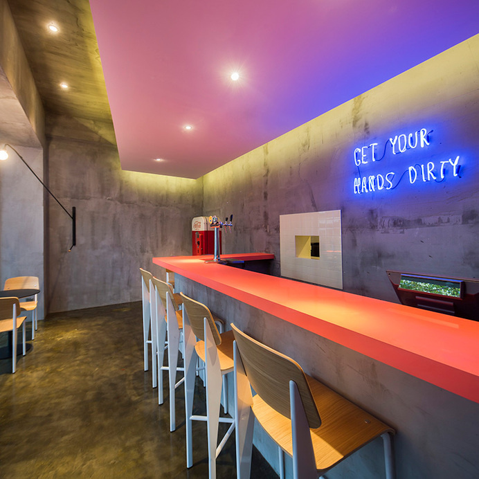alberto caiola the press flask bar inside vending machine shanghai china designboom #coke