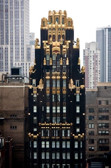 building #gold #chicago #tower #black