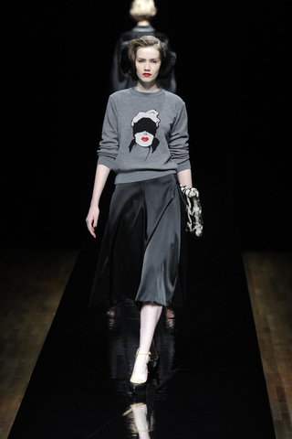 Fall 2013 Ready to Wear #fashion #sweater #bizarre #grey