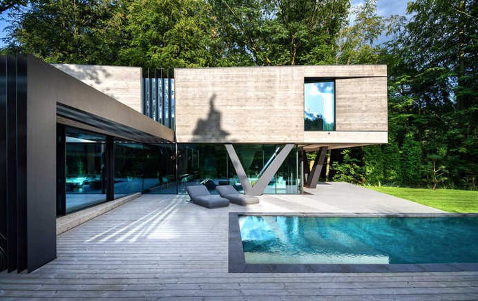 Sculptural Concrete Villa in Germany by Querkopf Architekten