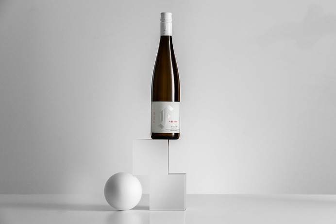 F-Series Packaging Design - Mindsparkle Mag Beautiful packaging design for F-Series, a wine label, by Milk in New Zealand. #branding #corporate #design #identity #color #photography #graphic #design #gallery #blog #project #mindsparkle #mag #beautiful #portfolio #designer