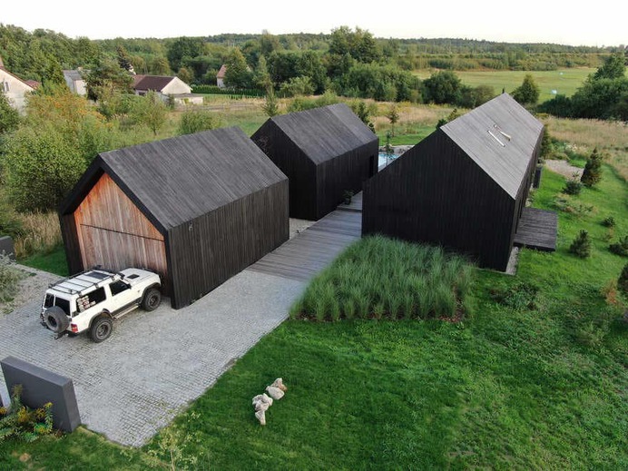Contemporary Barn House in Silesia, Poland / Gornik Architects