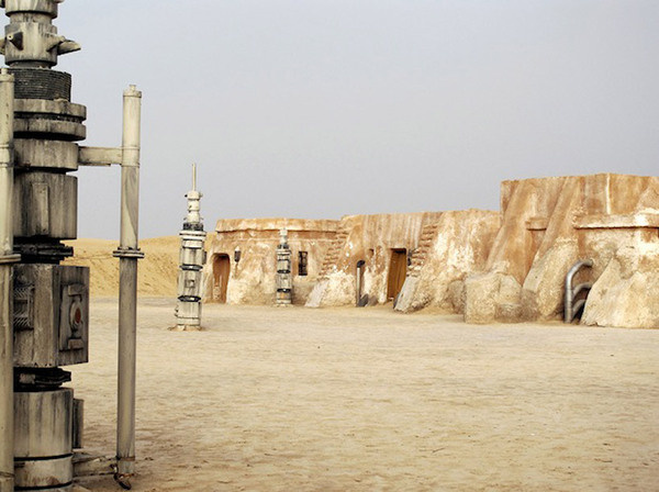 abandoned starwars film sets in the tunisian desert #wars #star