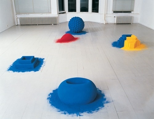 Anish Kapoor | PICDIT #sculpture #red #color #sand #art