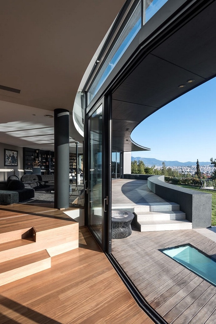 Edge House in Athens / Studio Omerta