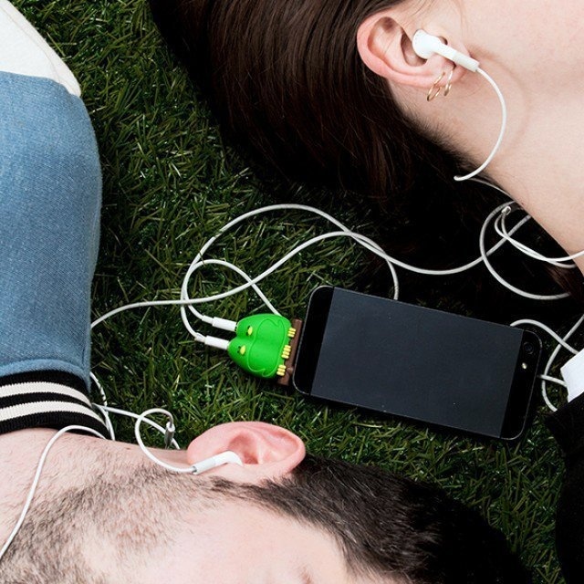Lovebirds Headphone Splitter #tech #flow #gadget #gift #ideas #cool