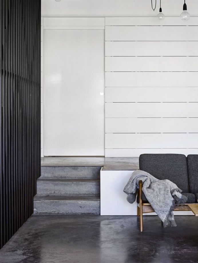 Living room. Wooloowin House by Owen Architecture. Photo by Toby Scott. #owenarchitecture #livingroom