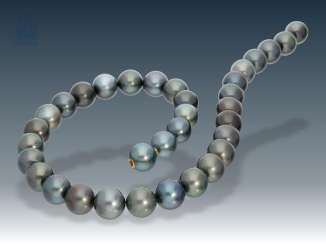 Chain: high-quality Tahitian cultured clasp pearl necklace with invisible Nittel
