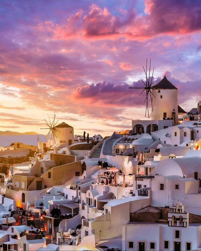Magical Cityscapes and Street Photography by Gregory Komninellis