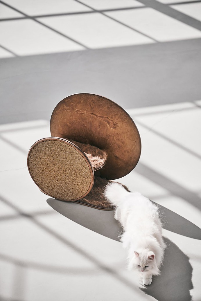 This modern cat scratching post design is a cut above — minimalgoods