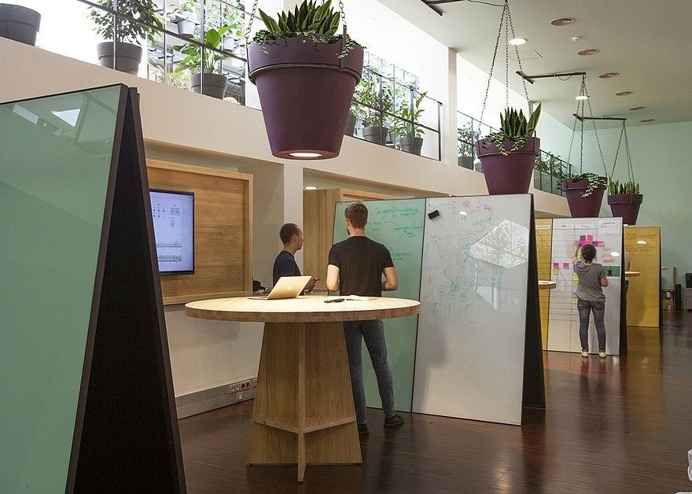 Typeform Offices in Barcelona by Lagraja Design 8