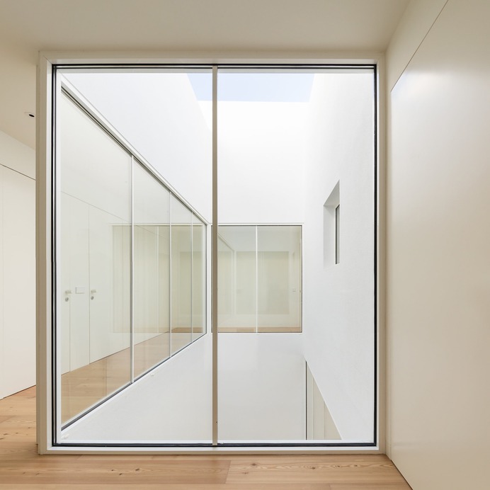 Casa Brotero by PHDD Arquitectos